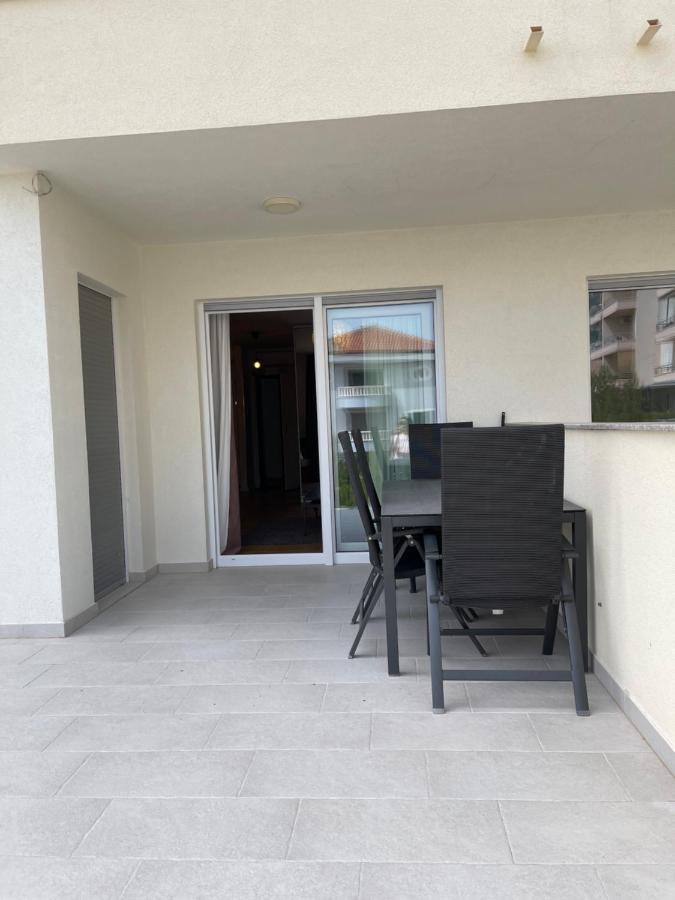 Apartment Leon Makarska Bagian luar foto
