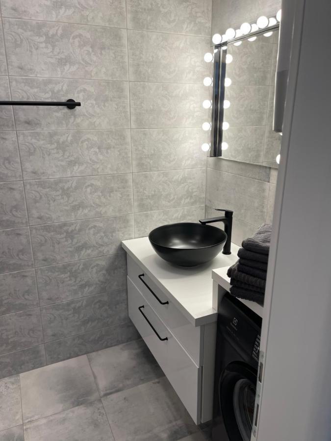 Apartment Leon Makarska Bagian luar foto